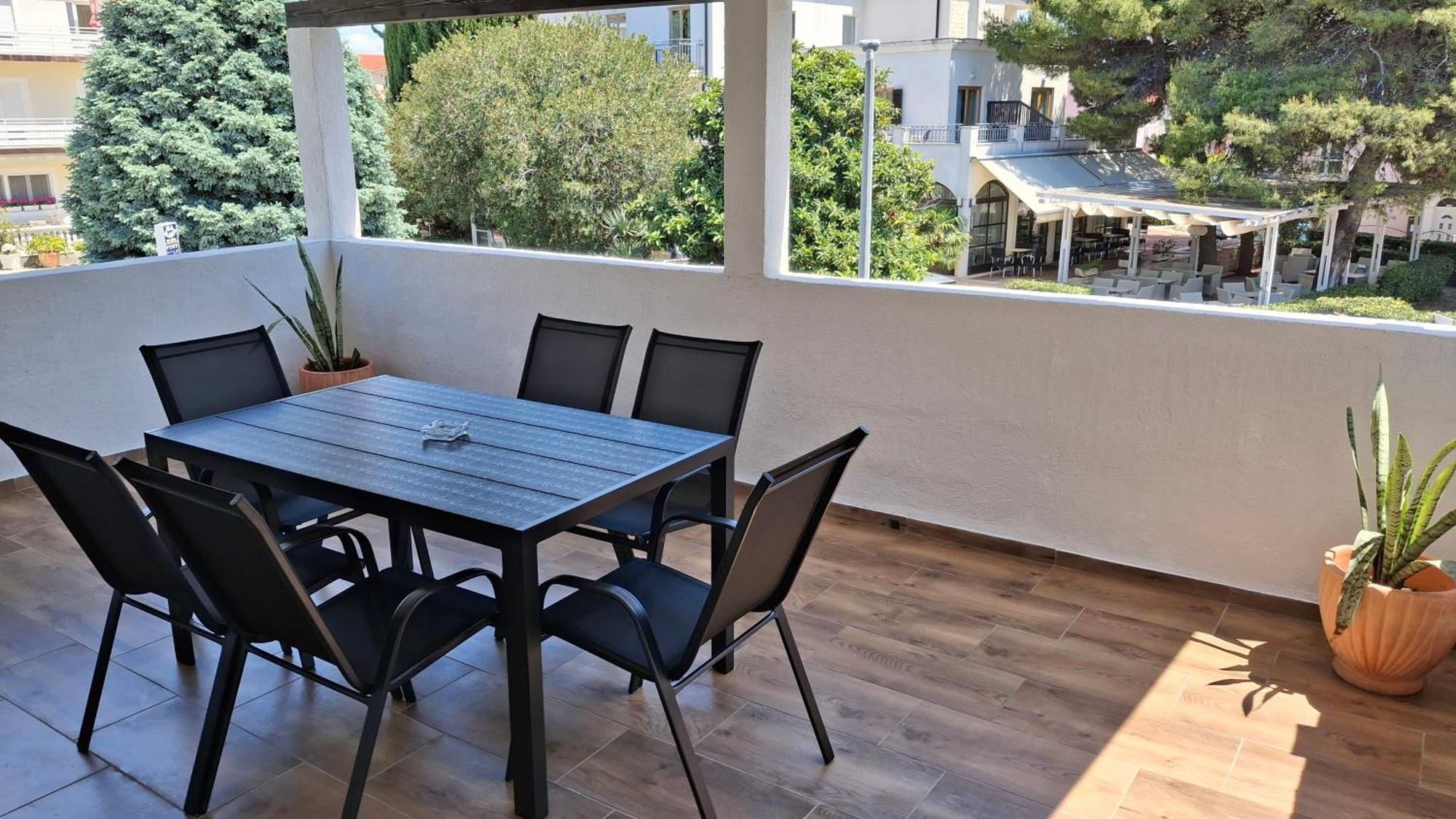 Apartmani Juricev Vodice Bagian luar foto