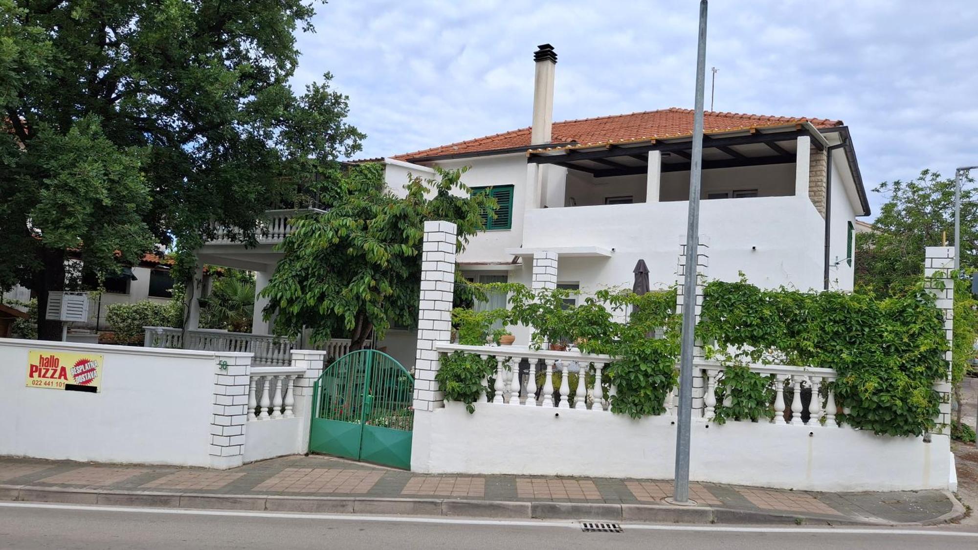Apartmani Juricev Vodice Bagian luar foto